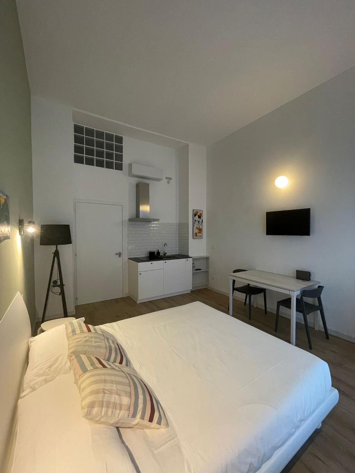 Aloe Comfort Rooms Пескара Екстер'єр фото