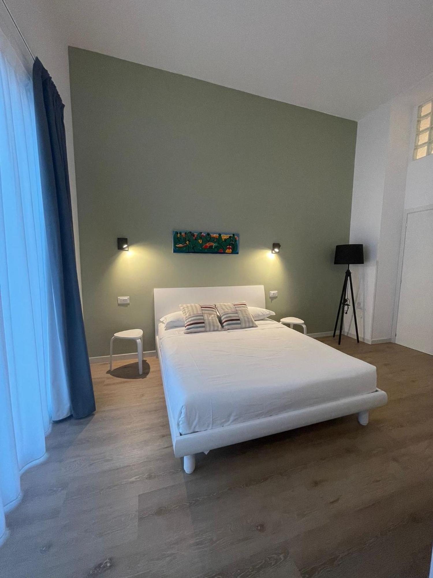 Aloe Comfort Rooms Пескара Екстер'єр фото